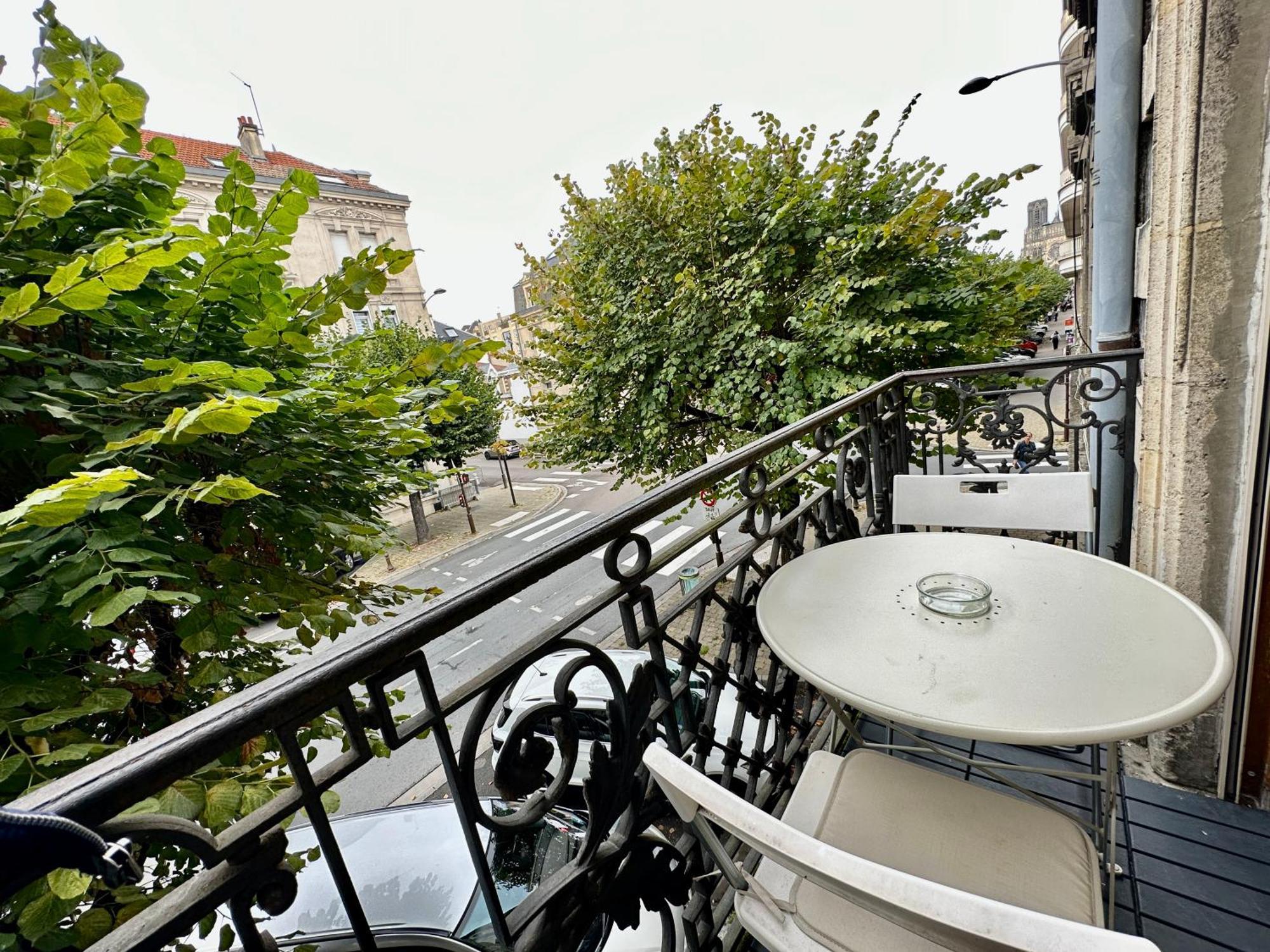 La Terrasse - Vue Cathedrale - Hyper Centre 1D Apartment Reims Luaran gambar